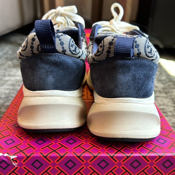 🤩Tory Burch Women's T Monogram Good Luck Trainer Sneakers size #8 like new - Picture 5 of 16